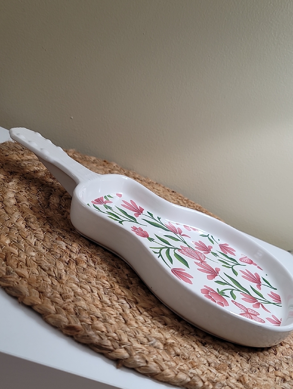 Dolly Parton Ceramic Floral Guitar-Shaped Serving Dish - Picture 12 of 13